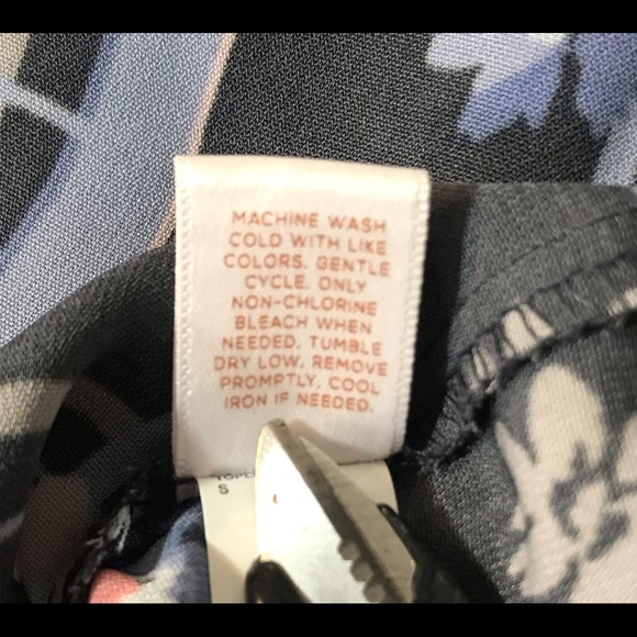 Lauren Conrad Sleeveless Floral Plaid Back Keyhole Bow Tie Blouse EUC - Picture 9 of 9